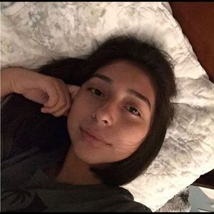 Meet your Posher, Elisa